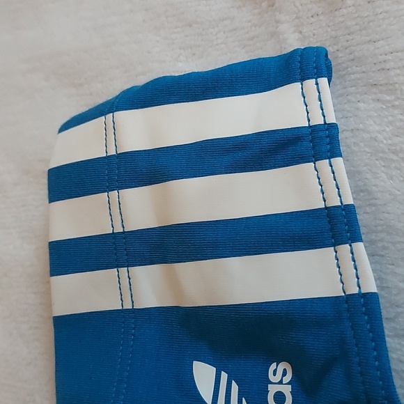 Adidas Essentials - Picture 9 of 13